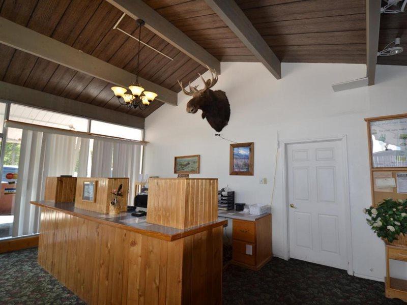 Dude & Roundup Motel West Yellowstone Exterior photo