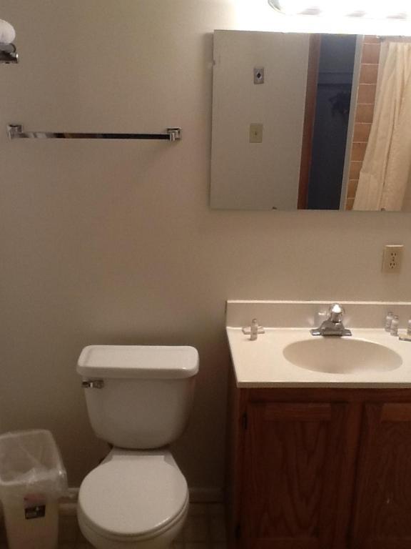 Dude & Roundup Motel West Yellowstone Room photo